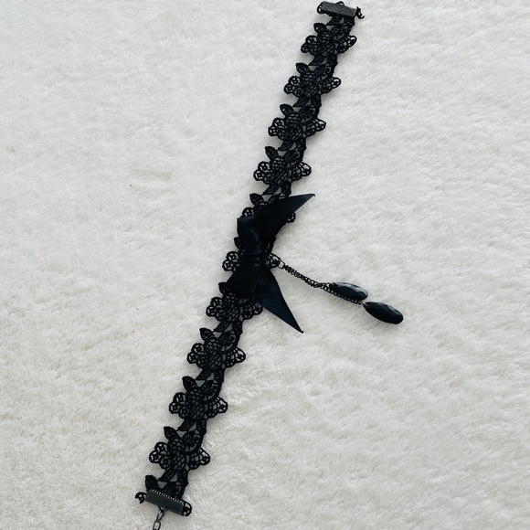 Victorian Gothic Lace Bow Choker - Picture 1 of 3